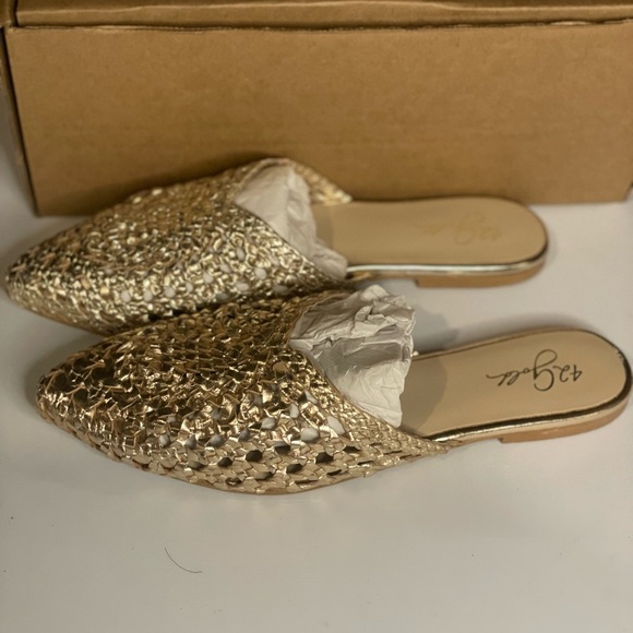 42 GOLD Woven Gold Mules - Picture 4 of 5